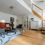 Domillion 3bdr Huge Town Hall Luxury Ac D3948 Apartment *