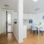 Domillion 3bdr Huge Town Hall Luxury Ac D3948 *
