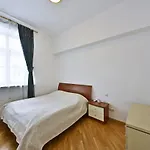 Domillion 3bdr Huge Town Hall Luxury Ac D3948