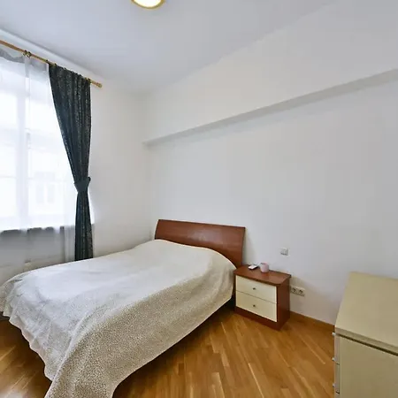 Domillion 3bdr Huge Town Hall Luxury Ac D3948