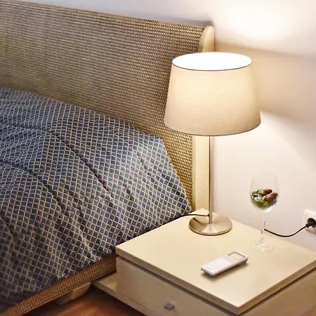 Apartament Domillion 3bdr Huge Town Hall Luxury Ac D3948 *