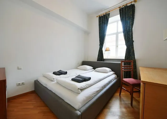 Domillion 3bdr Huge Town Hall Luxury Ac D3948