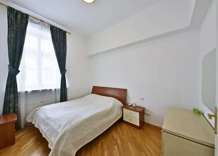 Domillion 3bdr Huge Town Hall Luxury Ac D3948