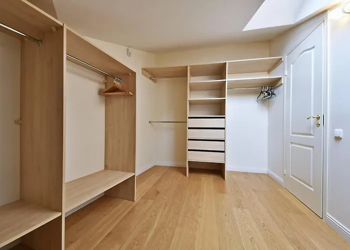 Domillion 3bdr Huge Town Hall Luxury Ac D3948 *