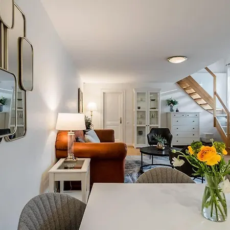 Domillion 3bdr Huge Town Hall Luxury Ac D3948 Апартаменты *