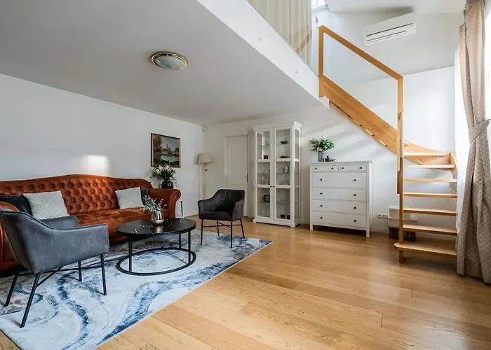 Domillion 3bdr Huge Town Hall Luxury Ac D3948 Apartment *