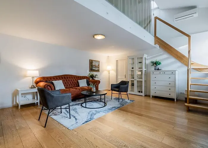 Domillion 3bdr Huge Town Hall Luxury Ac D3948