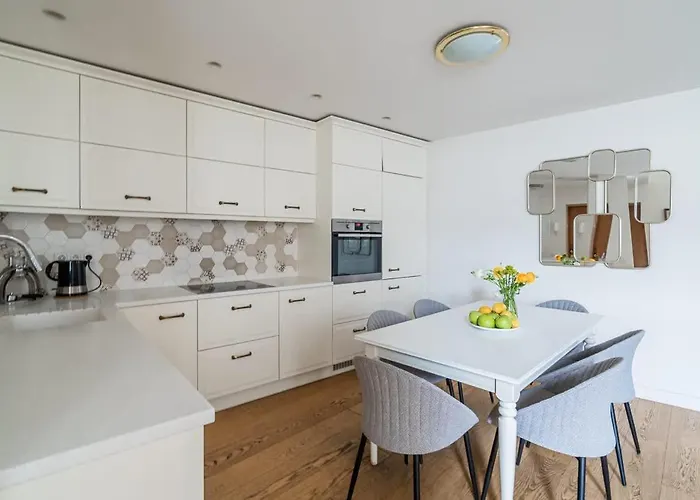 Domillion 3bdr Huge Town Hall Luxury Ac D3948 Apartment