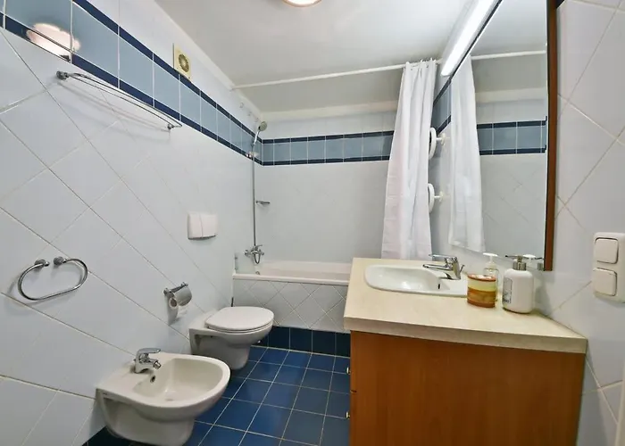 Domillion 3bdr Huge Town Hall Luxury Ac D3948