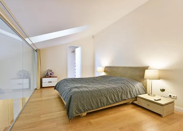 Domillion 3bdr Huge Town Hall Luxury Ac D3948 Apartment