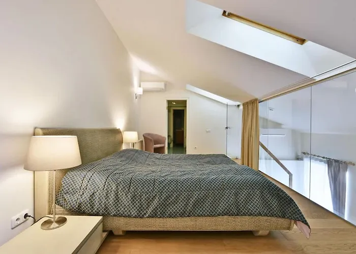 Apartment Domillion 3bdr Huge Town Hall Luxury Ac D3948 *